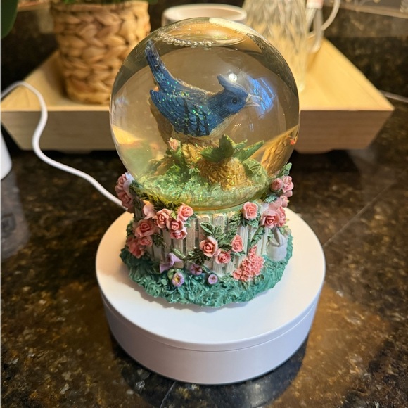 “Welcome” Blue Bird Snow Globe with Floral Base Over the Rainbow melody - Picture 1 of 6
